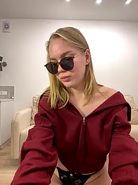 Snapshot of Little_Forest_ELF chatting on November 2, 2025, 6:02 pm Little Forest ELF online show from November 2, 2025, 6:02 pm