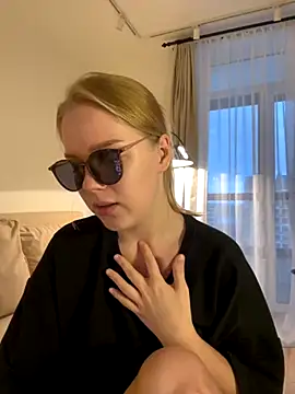 Snapshot of Little_Forest_ELF chatting on November 10, 2025, 11:48 am Little Forest ELF online show from November 10, 2025, 11:48 am