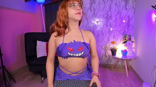 chloe blue online show from October 28, 2025, 11:20 am