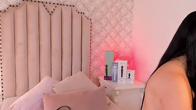 Snapshot of Charlotte__08 chatting on February 5, 2025, 7:20 pm Charlotte 08 online show from February 5, 2025, 7:20 pm