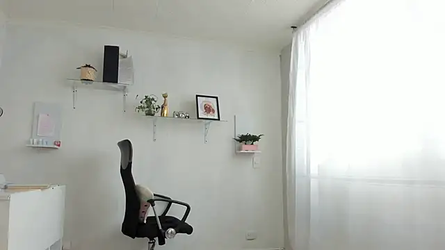 susana monroy online show from October 23, 2025, 6:50 pm