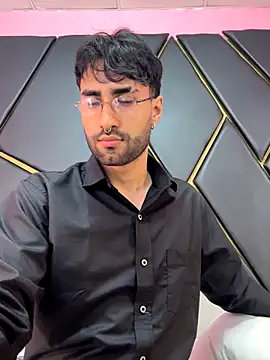 MilanZaire online show from October 12, 2025, 12:23 am