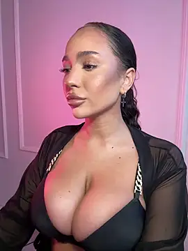 Snapshot of CardiSweetBaby chatting on February 11, 2026, 1:11 pm CardiSweetBaby online show from February 11, 2026, 1:11 pm