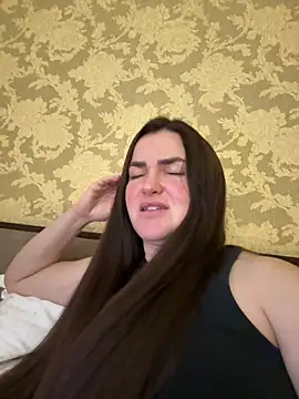 Karolina llove online show from November 24, 2025, 10:54 pm