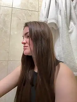 Karolina llove online show from November 23, 2025, 9:58 pm