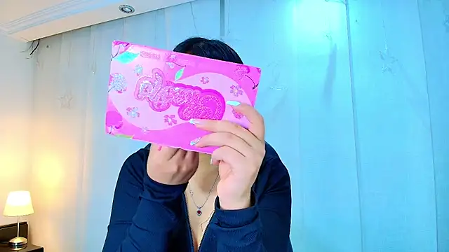 lina bedoya  online show from March 20, 2026, 11:22 am