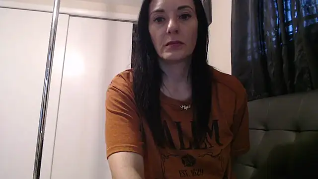 CrystalLakeXO online show from July 10, 2026, 11:32 am