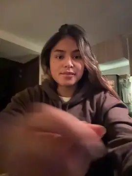 SaraParisi online show from January 7, 2026, 12:37 am