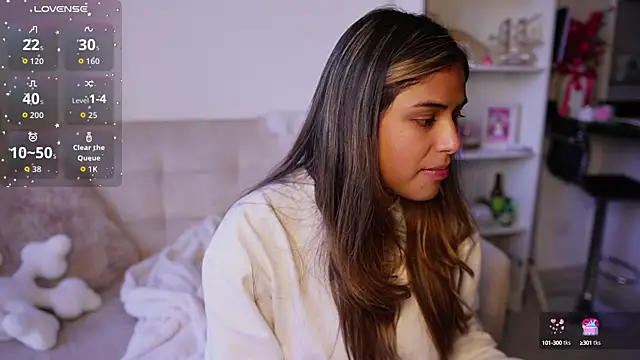 SaraParisi online show from October 16, 2025, 10:29 pm