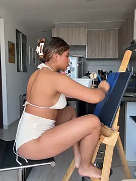 SaraParisi online show from October 13, 2025, 7:04 pm