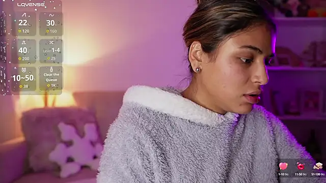 SaraParisi online show from October 14, 2025, 11:25 pm