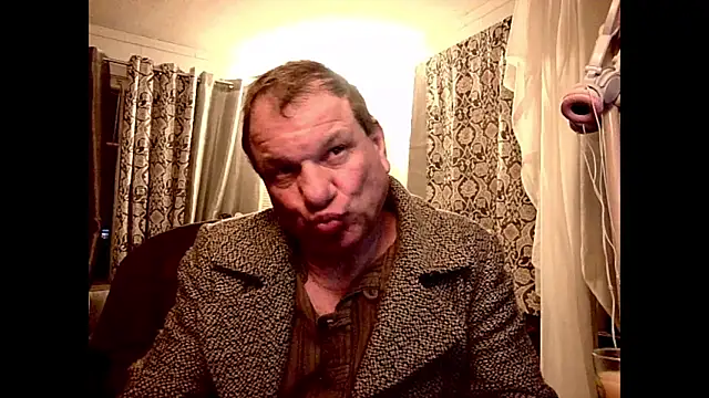 coryassman online show from January 23, 2025, 9:39 am