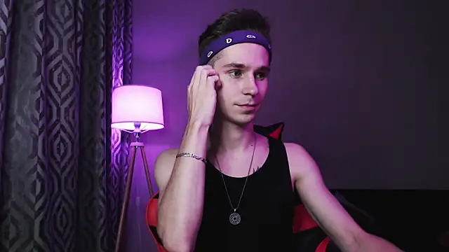 Snapshot of Joseph__Quinn chatting on October 15, 2025, 5:10 pm Joseph Quinn online show from October 15, 2025, 5:10 pm