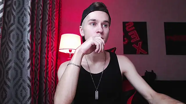 Snapshot of Joseph__Quinn chatting on November 30, 2025, 11:44 am Joseph Quinn online show from November 30, 2025, 11:44 am