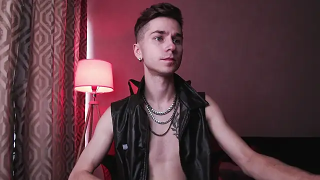 Snapshot of Joseph__Quinn chatting on October 13, 2025, 7:10 am Joseph Quinn online show from October 13, 2025, 7:10 am