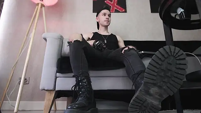 Snapshot of Joseph__Quinn chatting on December 2, 2025, 7:32 am Joseph Quinn online show from December 2, 2025, 7:32 am