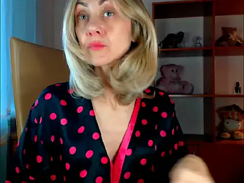 Snapshot of Tanya6547 chatting on October 18, 2025, 11:01 am Tanya6547 online show from October 18, 2025, 11:01 am