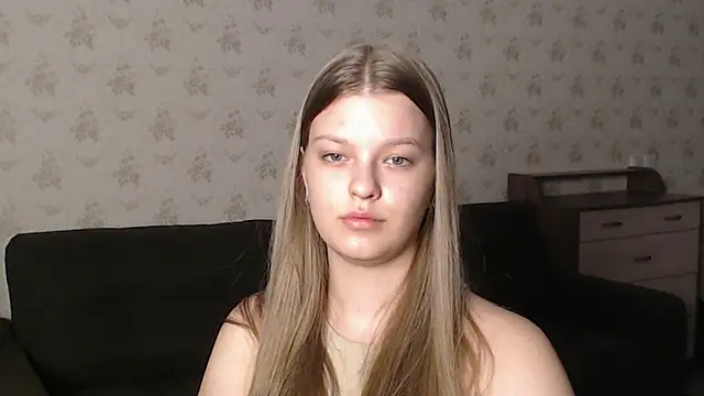 Snapshot of EmySway chatting on March 13, 2025, 6:45 pm EmySway online show from March 13, 2025, 6:45 pm