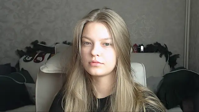 Snapshot of EmySway chatting on January 28, 2025, 8:47 pm EmySway online show from January 28, 2025, 8:47 pm