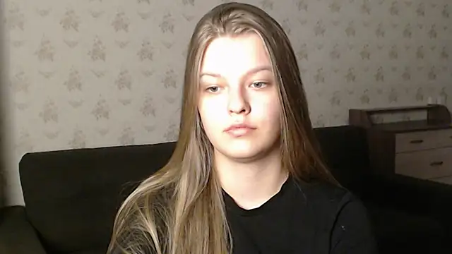 Snapshot of EmySway chatting on March 12, 2025, 5:49 pm EmySway online show from March 12, 2025, 5:49 pm