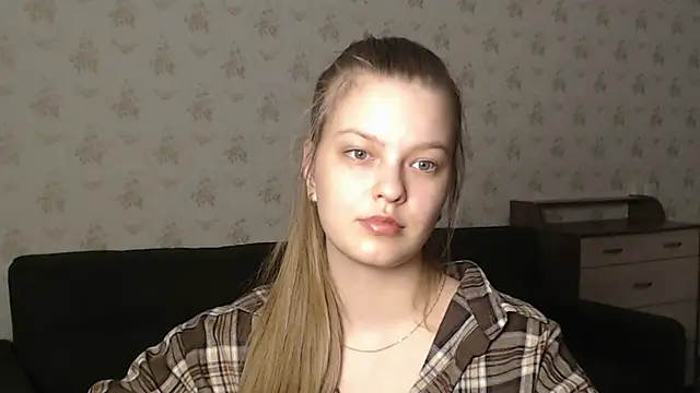 Snapshot of EmySway chatting on March 20, 2025, 3:47 pm EmySway online show from March 20, 2025, 3:47 pm