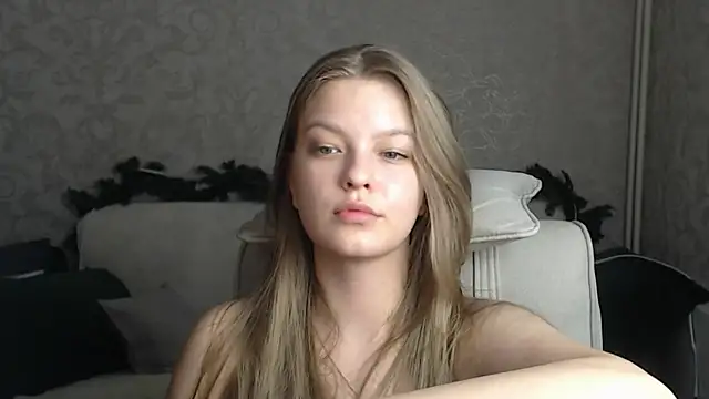 Snapshot of EmySway chatting on January 31, 2025, 6:03 pm EmySway online show from January 31, 2025, 6:03 pm