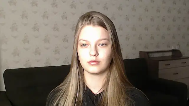 Snapshot of EmySway chatting on March 12, 2025, 2:45 pm EmySway online show from March 12, 2025, 2:45 pm