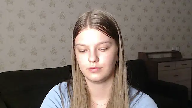 Snapshot of EmySway chatting on March 11, 2025, 8:09 pm EmySway online show from March 11, 2025, 8:09 pm