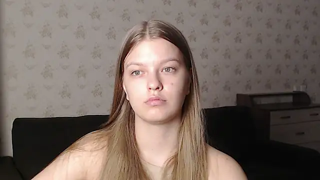 Snapshot of EmySway chatting on February 12, 2025, 8:27 am EmySway online show from February 12, 2025, 8:27 am