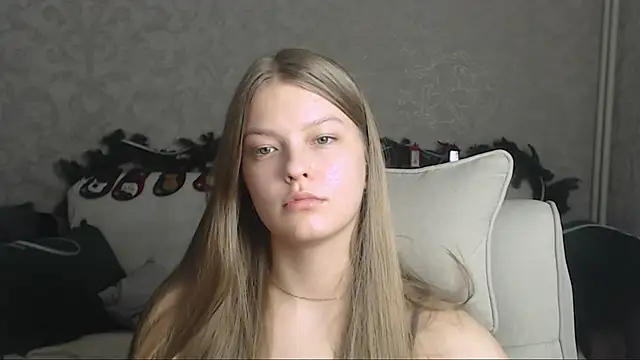 Snapshot of EmySway chatting on January 4, 2025, 5:16 pm EmySway online show from January 4, 2025, 5:16 pm