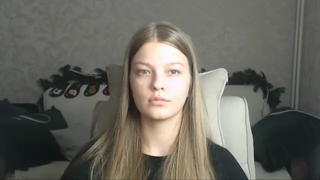 Snapshot of EmySway chatting on January 7, 2025, 2:30 pm EmySway online show from January 7, 2025, 2:30 pm