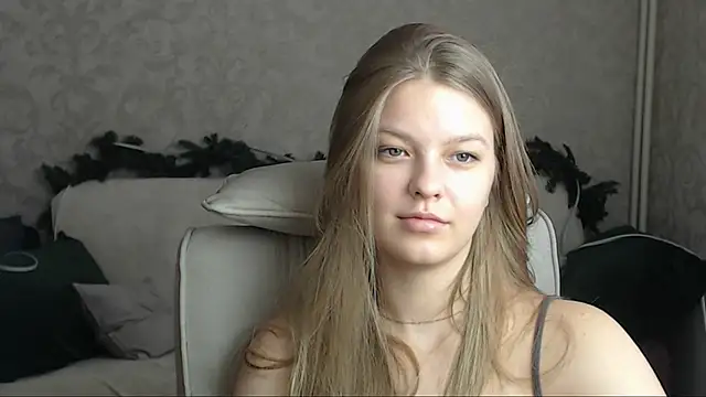 Snapshot of EmySway chatting on January 30, 2025, 4:37 am EmySway online show from January 30, 2025, 4:37 am