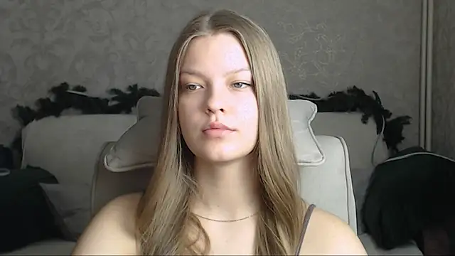 Snapshot of EmySway chatting on January 31, 2025, 1:33 am EmySway online show from January 31, 2025, 1:33 am