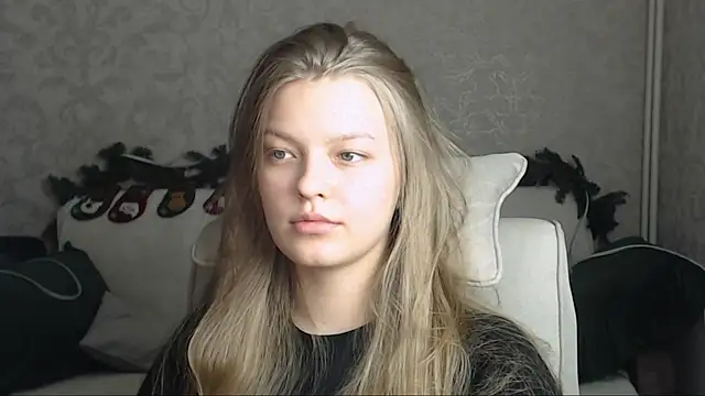 Snapshot of EmySway chatting on January 28, 2025, 1:38 pm EmySway online show from January 28, 2025, 1:38 pm