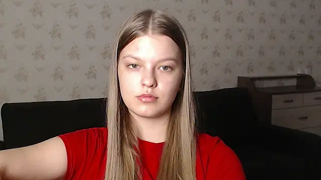 Snapshot of EmySway chatting on February 28, 2025, 3:59 pm EmySway online show from February 28, 2025, 3:59 pm