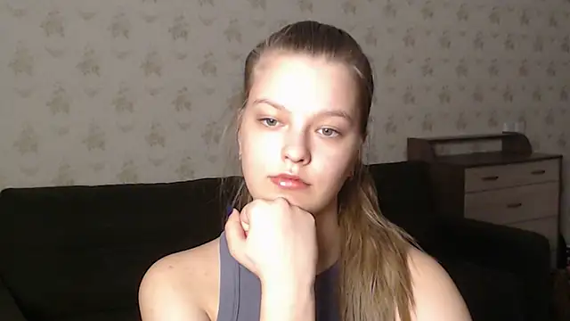 Snapshot of EmySway chatting on March 15, 2025, 4:54 pm EmySway online show from March 15, 2025, 4:54 pm