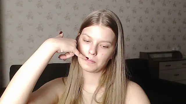 Snapshot of EmySway chatting on February 12, 2025, 12:33 pm EmySway online show from February 12, 2025, 12:33 pm