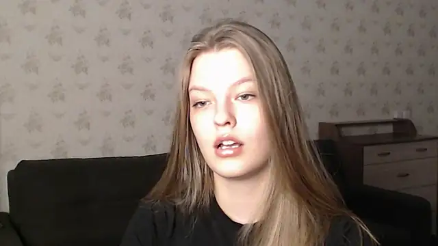 Snapshot of EmySway chatting on March 13, 2025, 3:00 am EmySway online show from March 13, 2025, 3:00 am