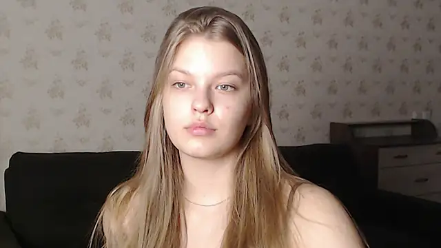 Snapshot of EmySway chatting on February 9, 2025, 10:31 am EmySway online show from February 9, 2025, 10:31 am