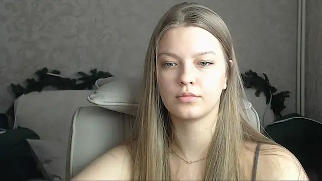 Snapshot of EmySway chatting on January 31, 2025, 4:36 am EmySway online show from January 31, 2025, 4:36 am