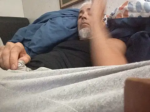 Xoc8  online show from October 5, 2025, 4:03 am