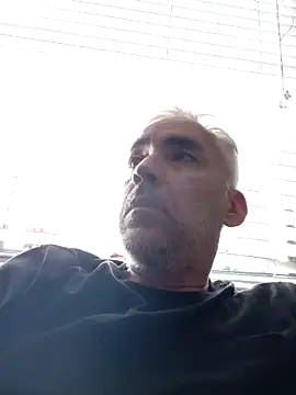 Xoc8  online show from October 19, 2025, 11:07 pm