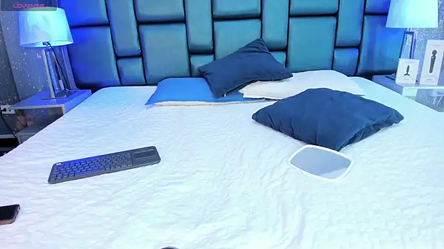 AnthonelaDuque online show from September 14, 2025, 12:05 pm