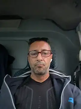 PORCOFIRENZEXXX online show from November 14, 2025, 3:37 pm