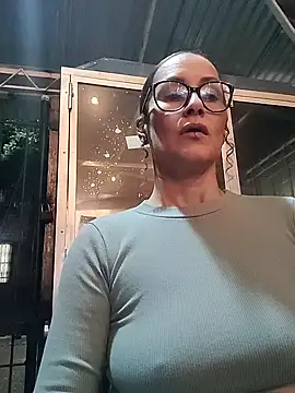 Snapshot of SelenaHouston chatting on February 13, 2026, 12:21 am SelenaHouston online show from February 13, 2026, 12:21 am