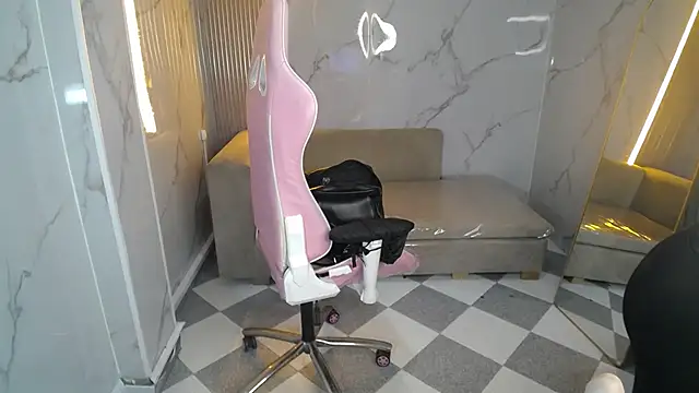 skeler lovd b  online show from November 11, 2025, 1:00 am