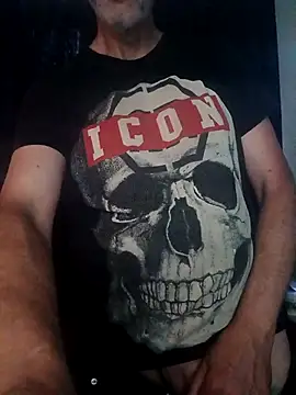 Snapshot of peterbi45 chatting on July 8, 2026, 4:02 am peterbi45 online show from July 8, 2026, 4:02 am