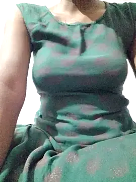 rituporna2004 online show from April 9, 2026, 12:01 am