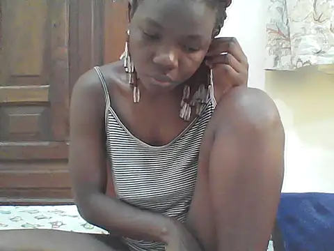 Snapshot of Ebony_Sweetcandy chatting on February 6, 2026, 2:35 pm Ebony Sweetcandy online show from February 6, 2026, 2:35 pm