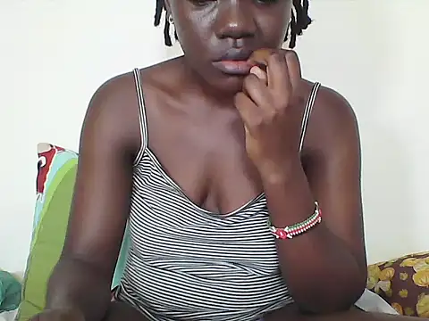 Snapshot of Ebony_Sweetcandy chatting on June 19, 2026, 7:14 am Ebony Sweetcandy online show from June 19, 2026, 7:14 am